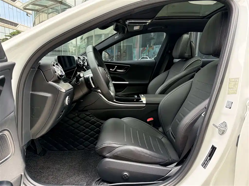 Mercedes-Benz C-Class — миниатюра 16