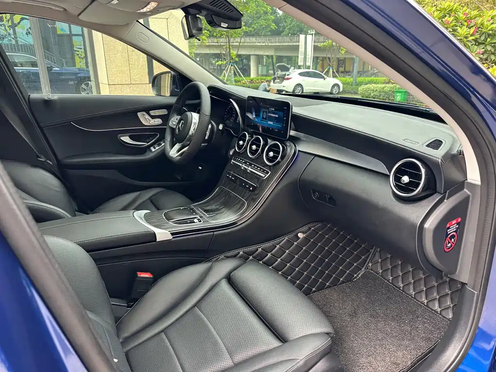 Mercedes-Benz C-Class — миниатюра 15