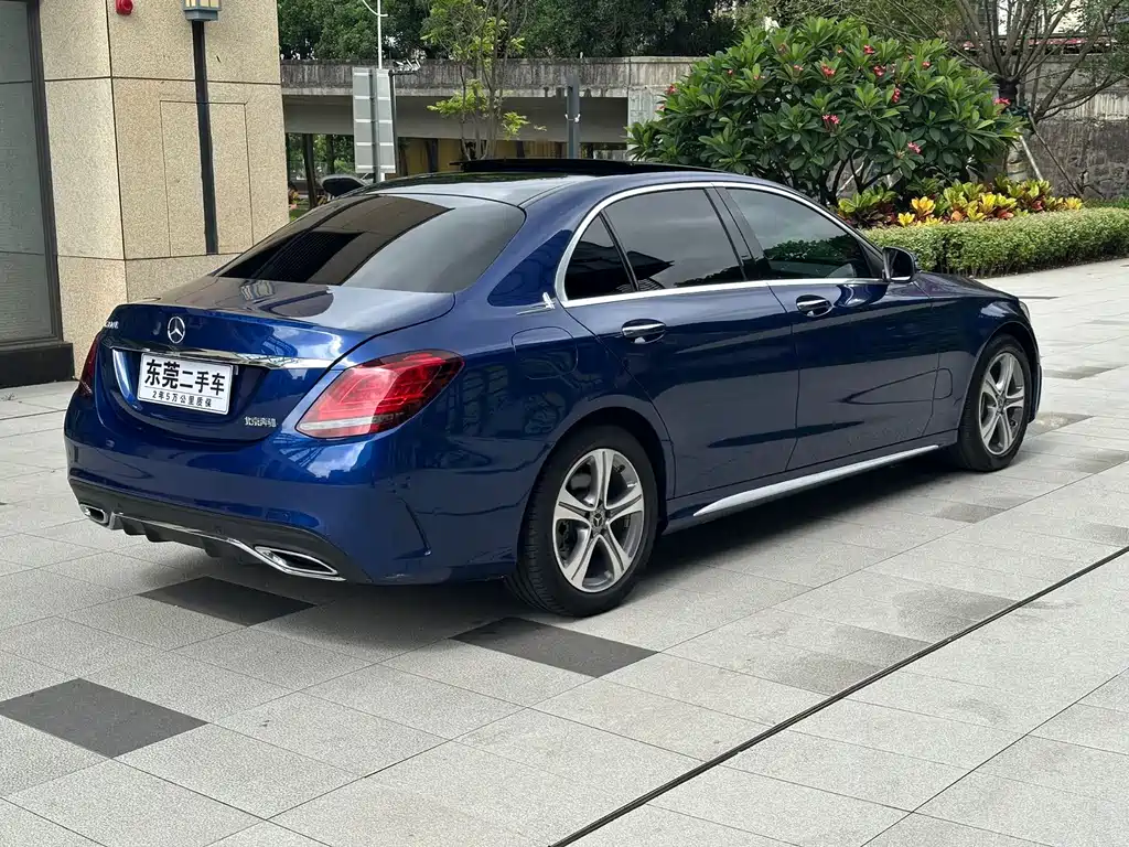 Mercedes-Benz C-Class — миниатюра 13
