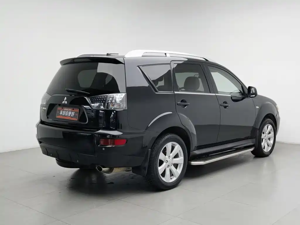 Mitsubishi Outlander (Import) — миниатюра 2