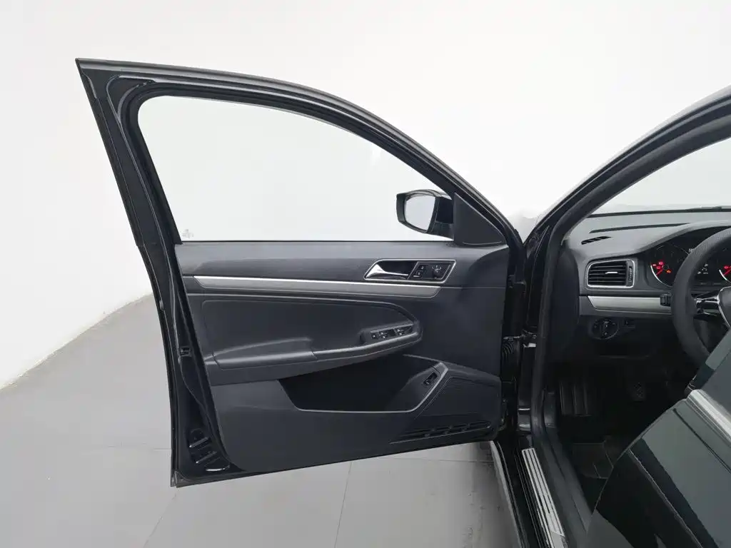 Volkswagen Lavida — миниатюра 8