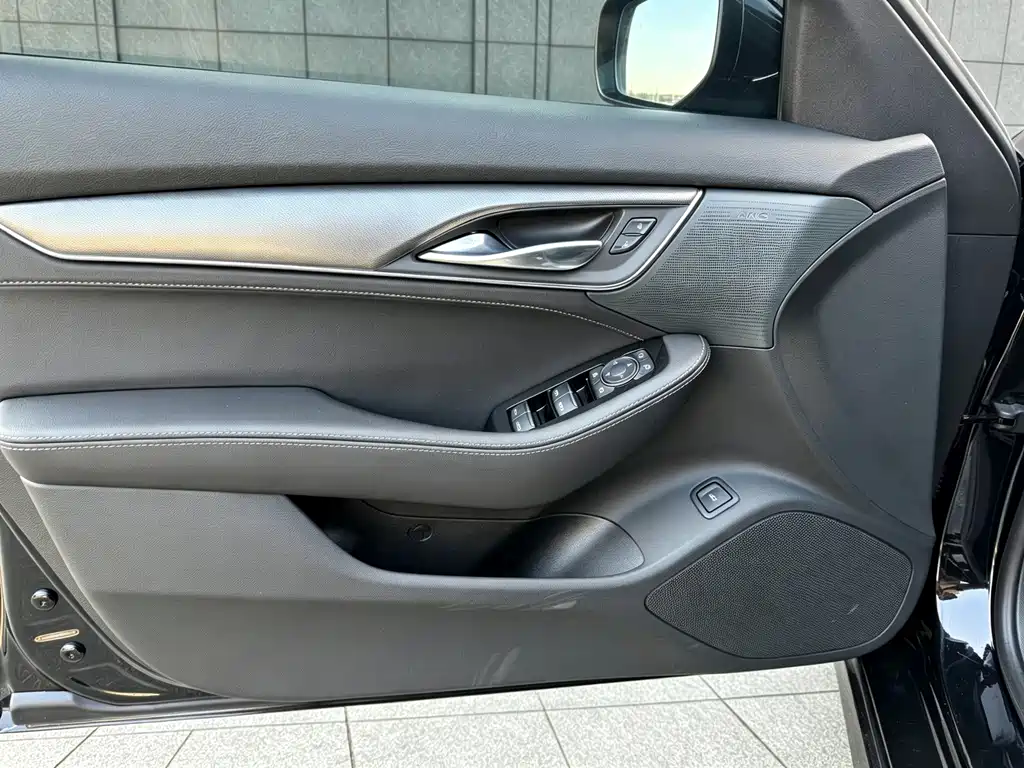 Cadillac CT5 — миниатюра 11