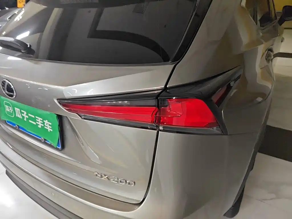 Lexus NX — миниатюра 8