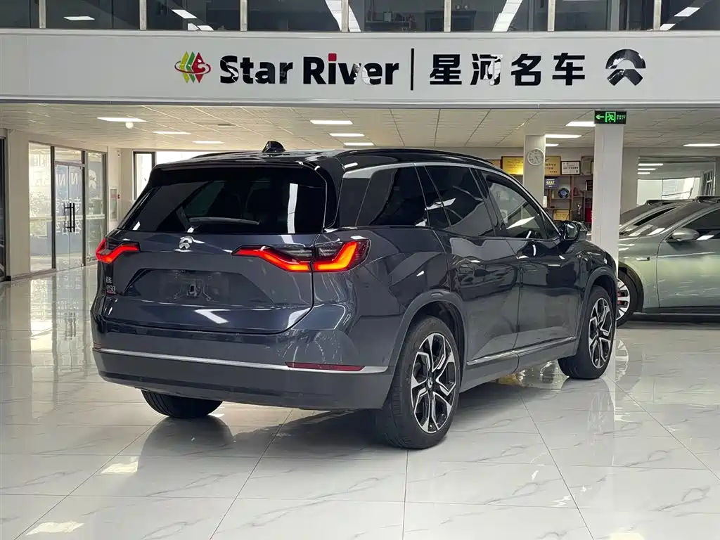 NIO ES8 2020 580KM мест
