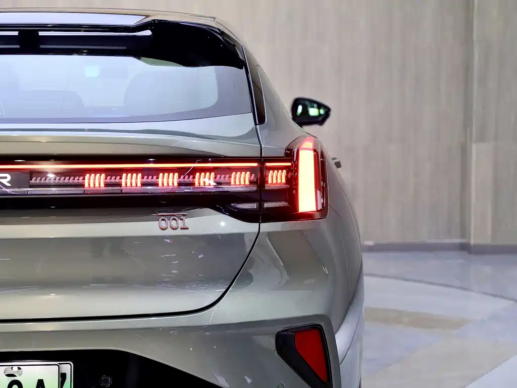 ZEEKR EXTREME KRYPTON 001