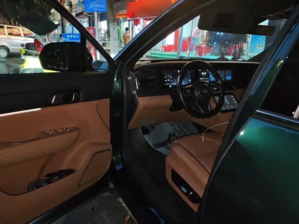 Li Auto Li ONE — миниатюра 12