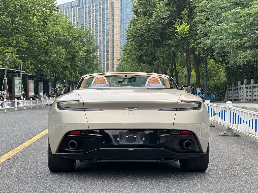 Aston Martin DB11 2019 4.0T V8 Volante
