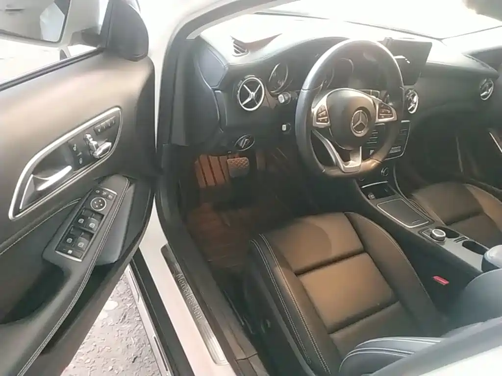 Mercedes-Benz GLA — миниатюра 16