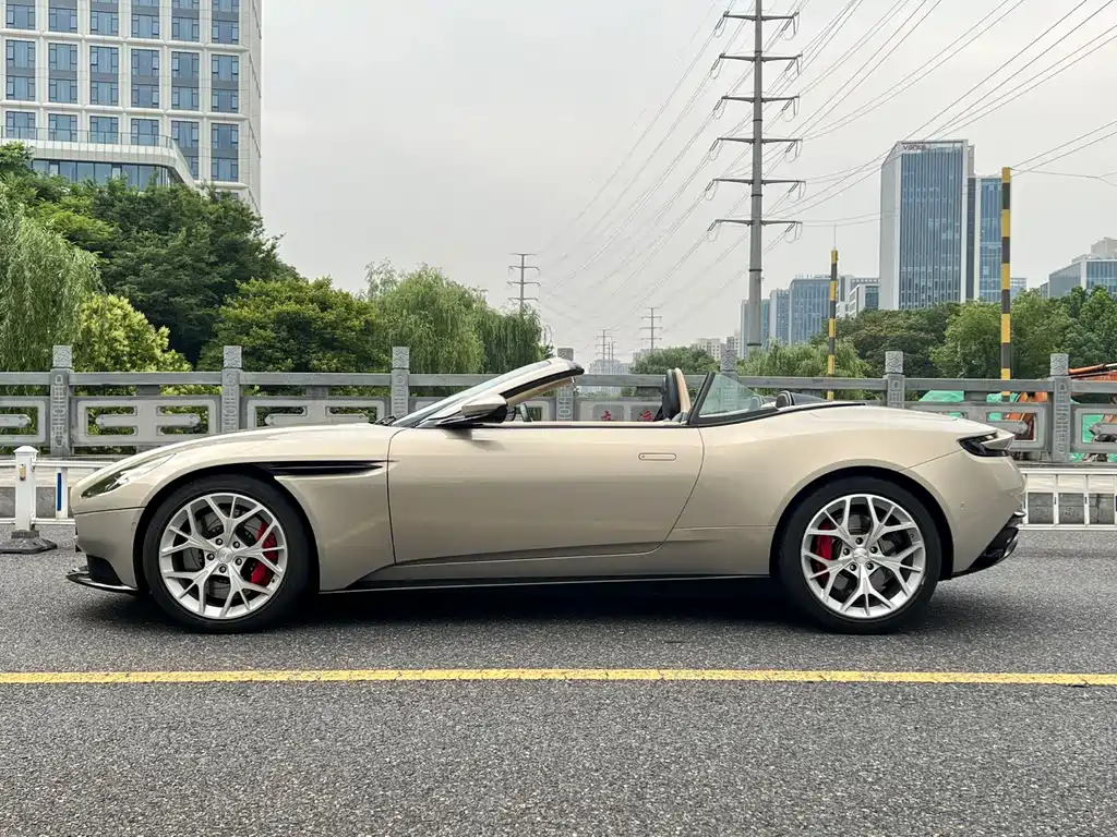 Aston Martin DB11 2019 4.0T V8 Volante