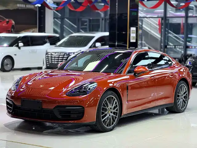 PORSCHE PANAMERA