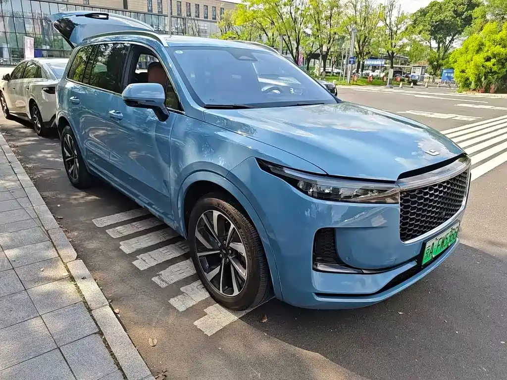 Li Auto Li ONE — миниатюра 2