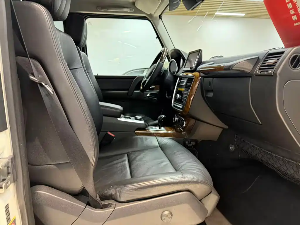 Mercedes-Benz G-Class — миниатюра 7