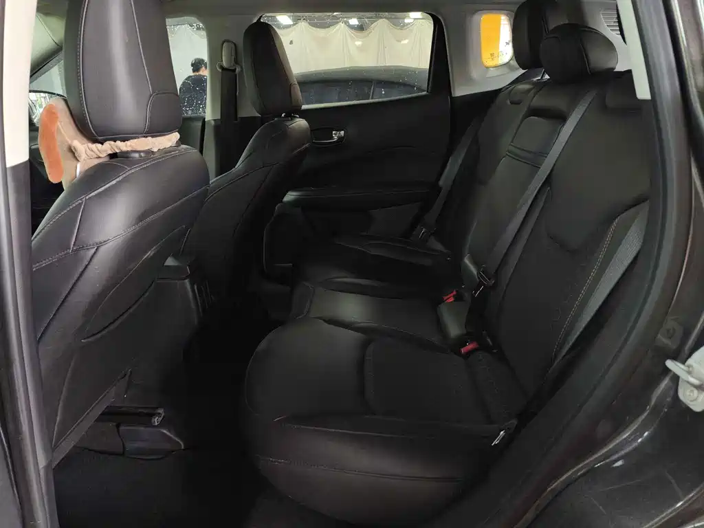 Jeep Compass — миниатюра 5