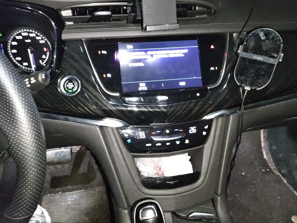 Cadillac XT6 — миниатюра 14