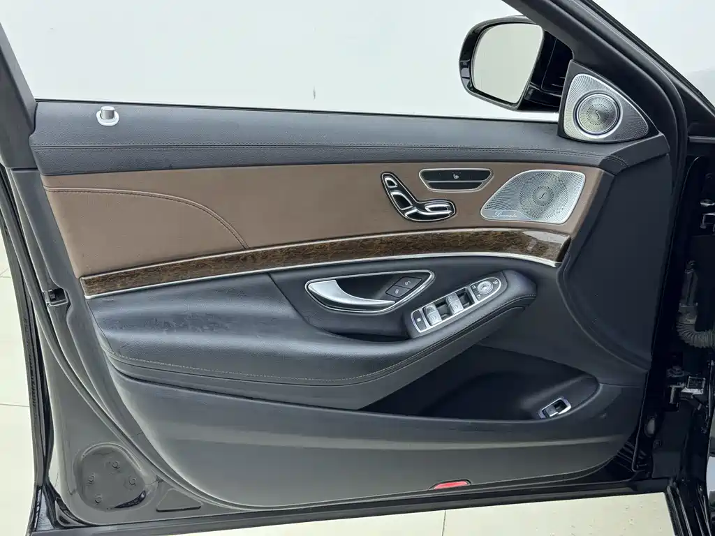 Mercedes-Benz S-Class — миниатюра 9
