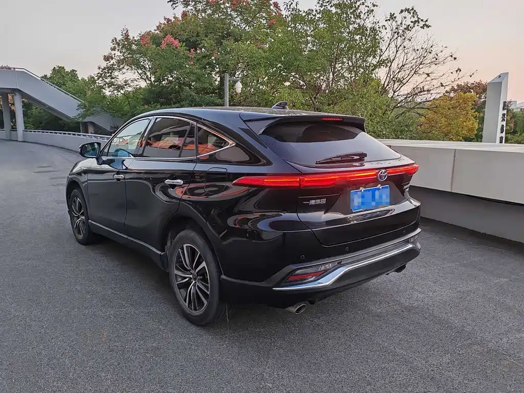 Toyota Harrier — миниатюра 3