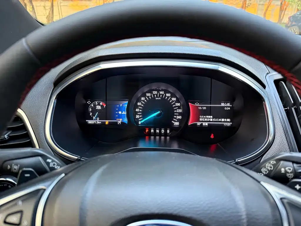 Ford Edge — миниатюра 14