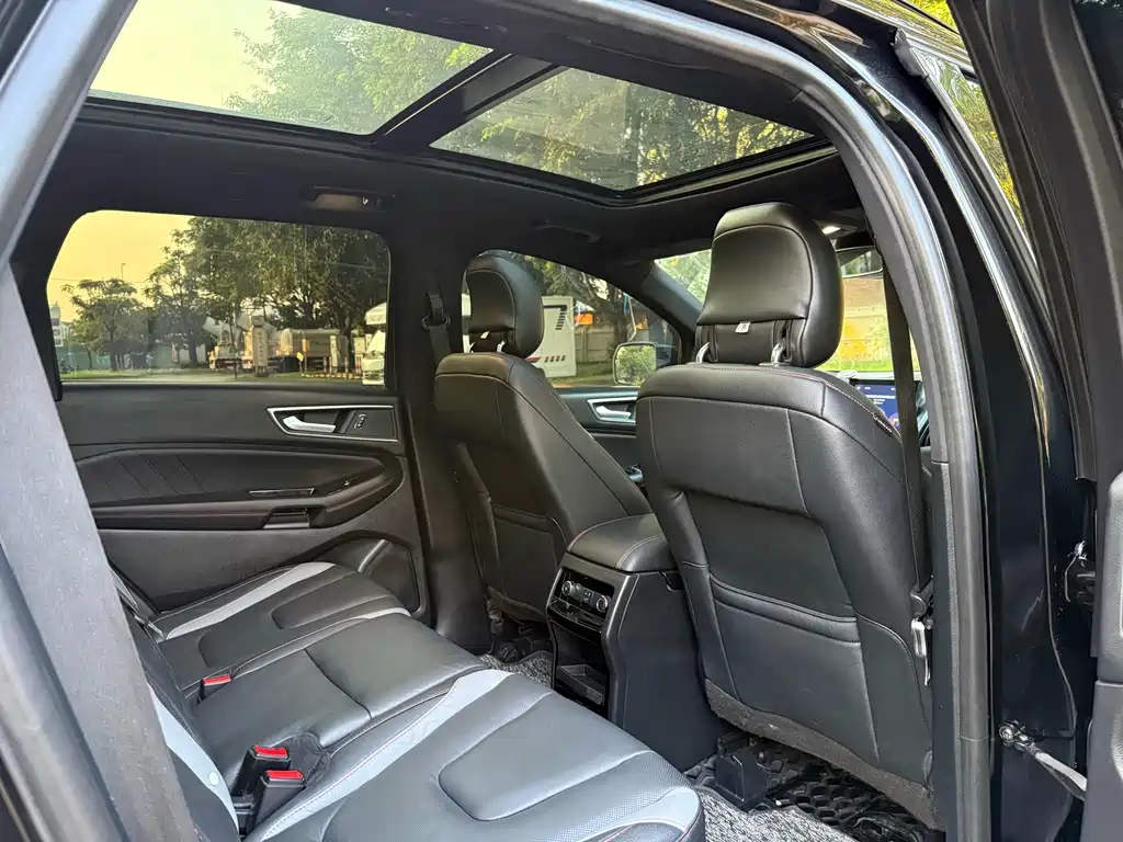 Ford Edge — миниатюра 12