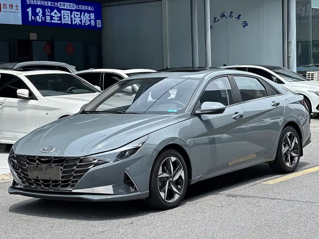 Hyundai Elantra 2022