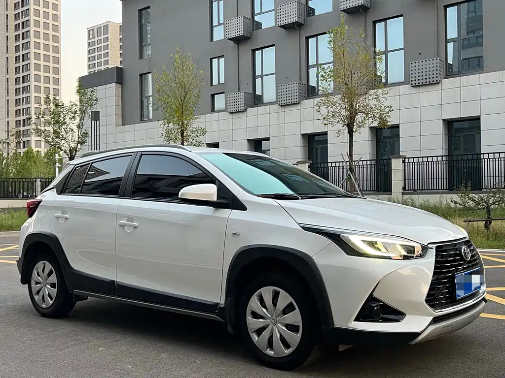 Toyota Yaris L — миниатюра 3