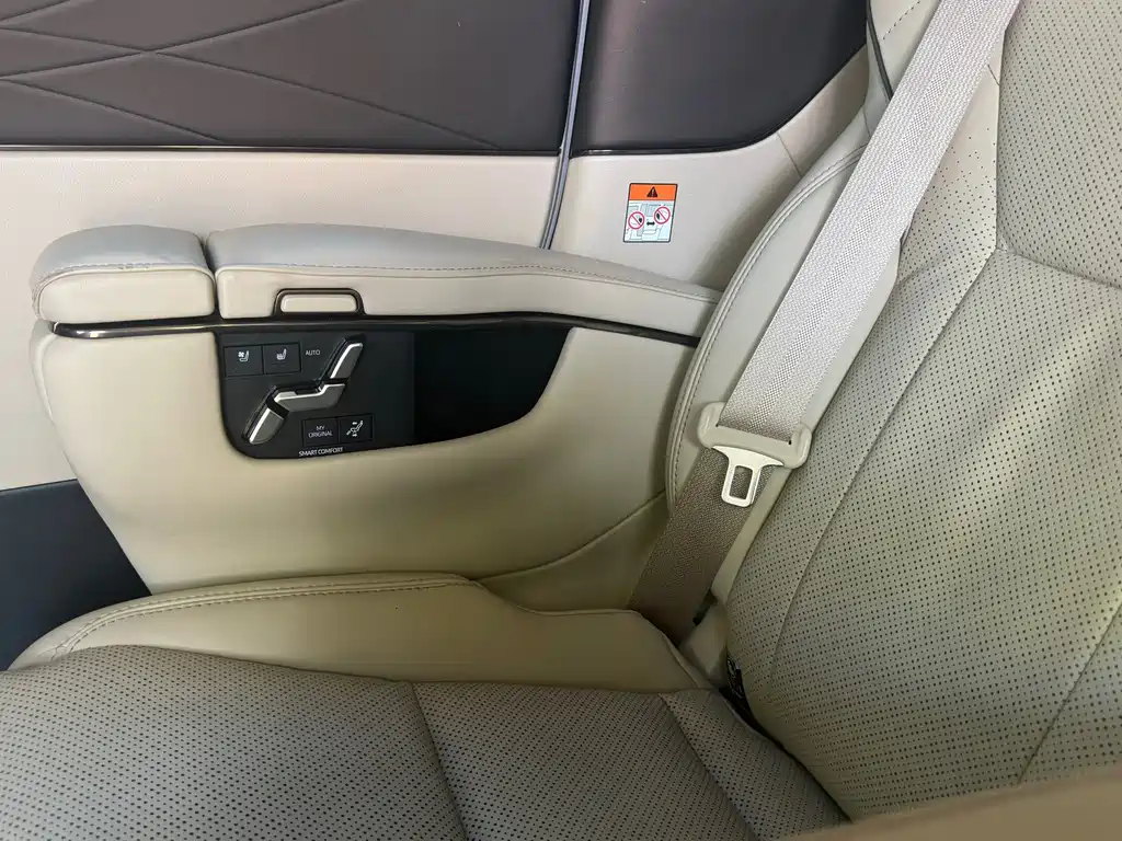 Toyota Vellfire — миниатюра 12
