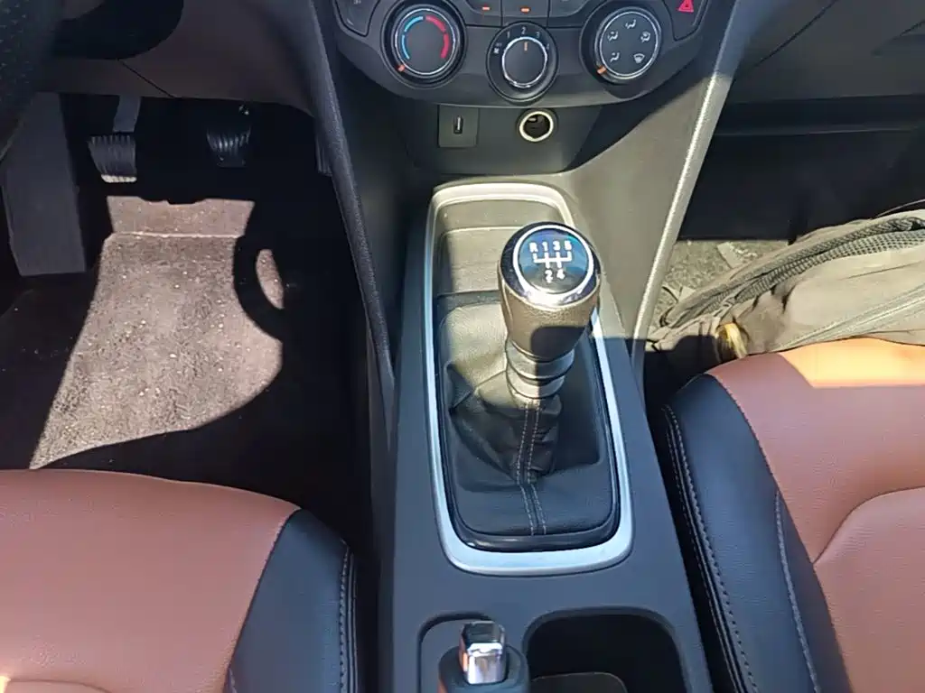 Chevrolet Cavalier — миниатюра 14