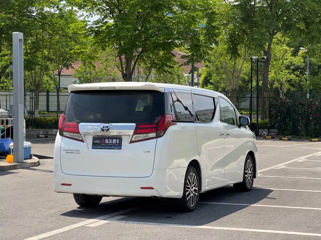 Toyota Alphard 2018 3.5L Luxury
