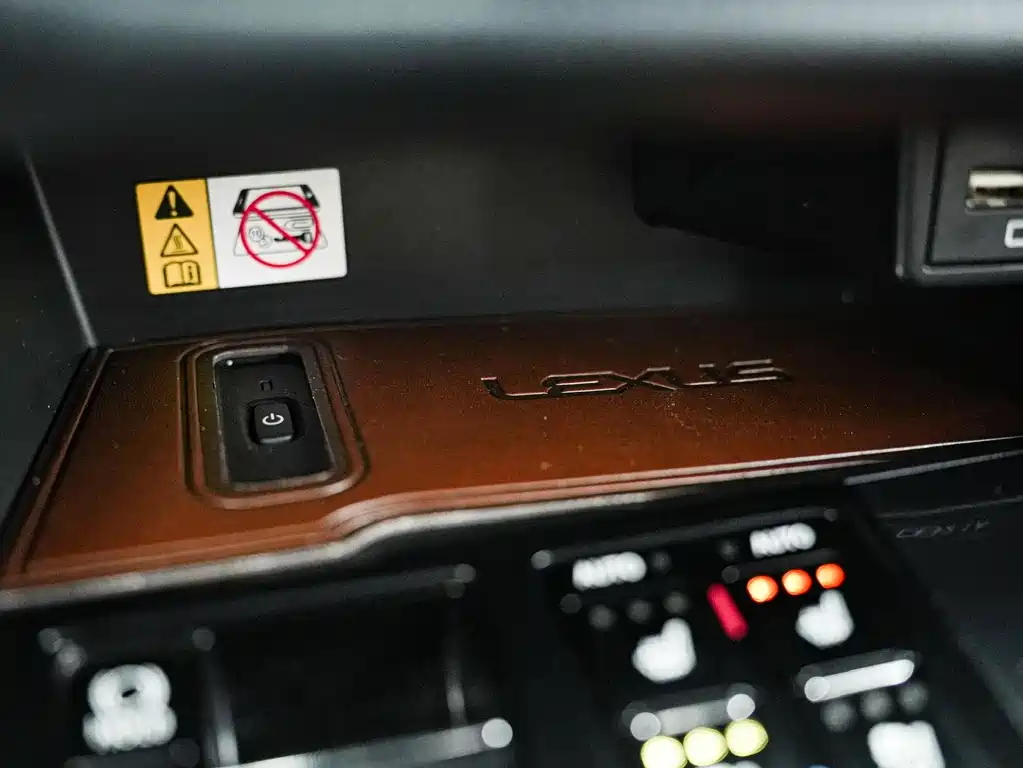 Lexus RX — миниатюра 22