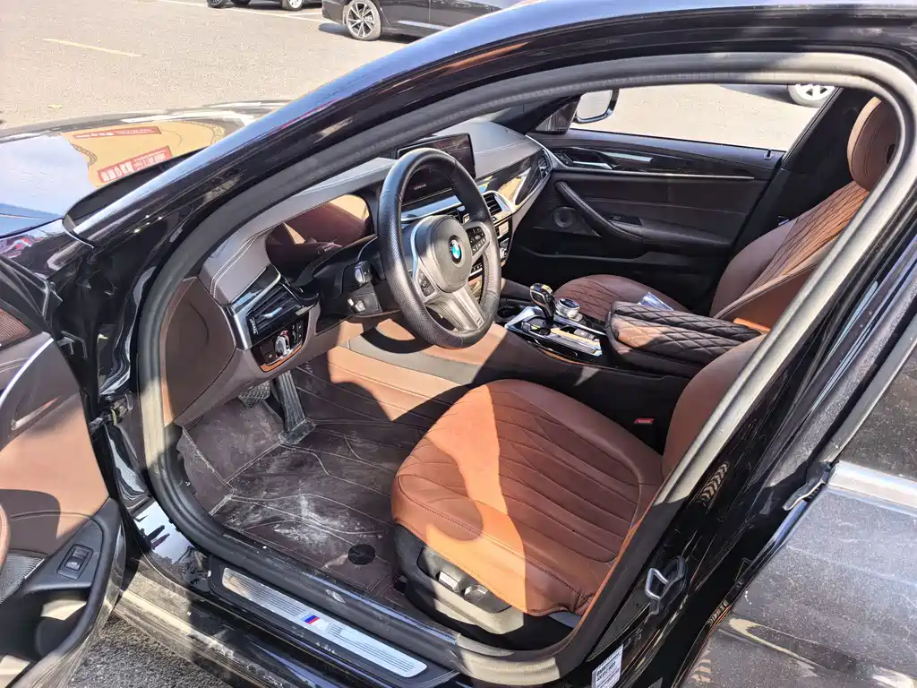 BMW 5 Series — миниатюра 7