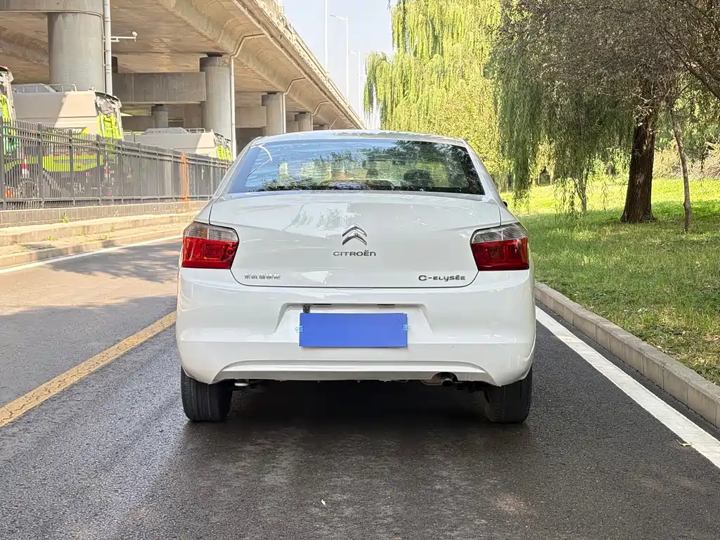 Citroen Elysee — миниатюра 5