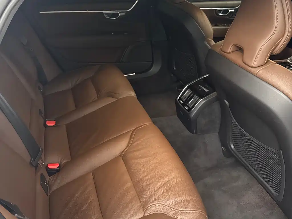 Volvo S90 2024 B5 Luxury