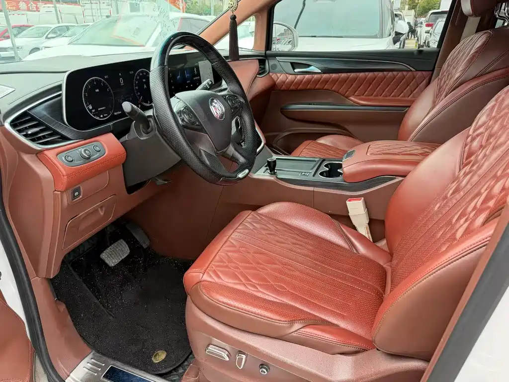 Buick GL8 — миниатюра 2