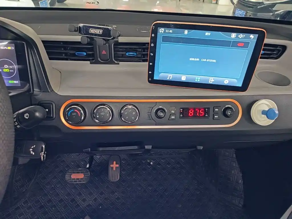Wuling MINIEV — миниатюра 13