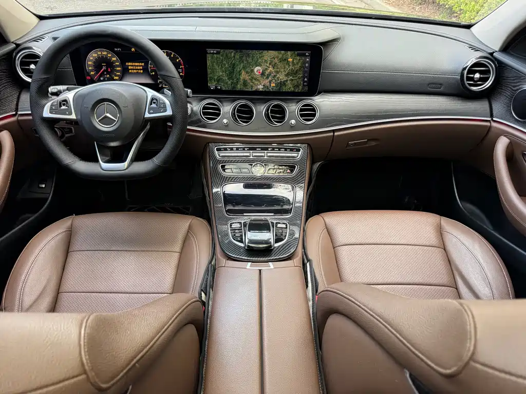 Mercedes-Benz E-Class — миниатюра 12