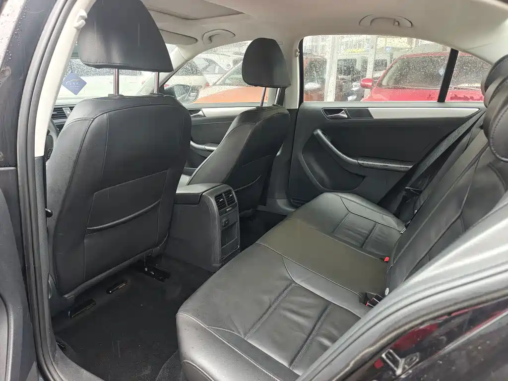 Volkswagen Sagitar — миниатюра 6