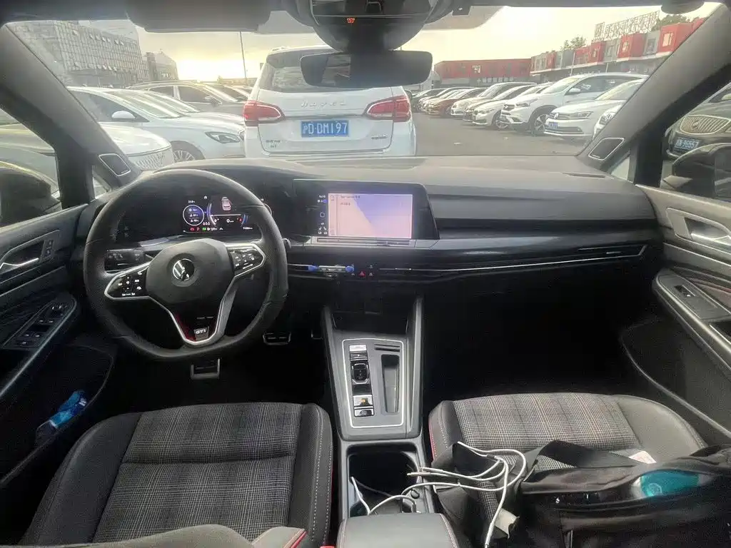 Volkswagen Golf GTI — миниатюра 8
