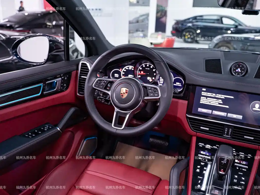 Porsche Cayenne — миниатюра 16
