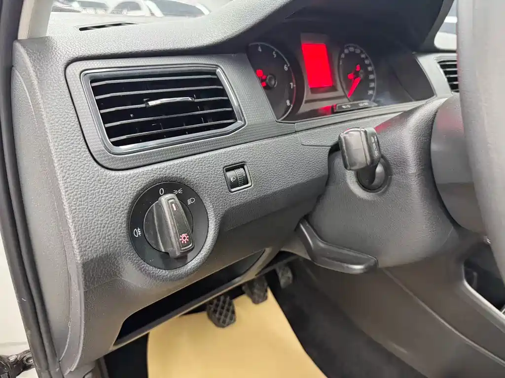 Volkswagen Santana — миниатюра 11