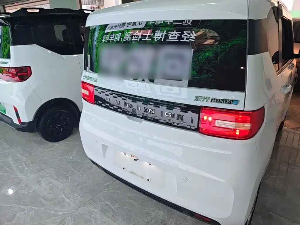 Wuling MINIEV — миниатюра 6