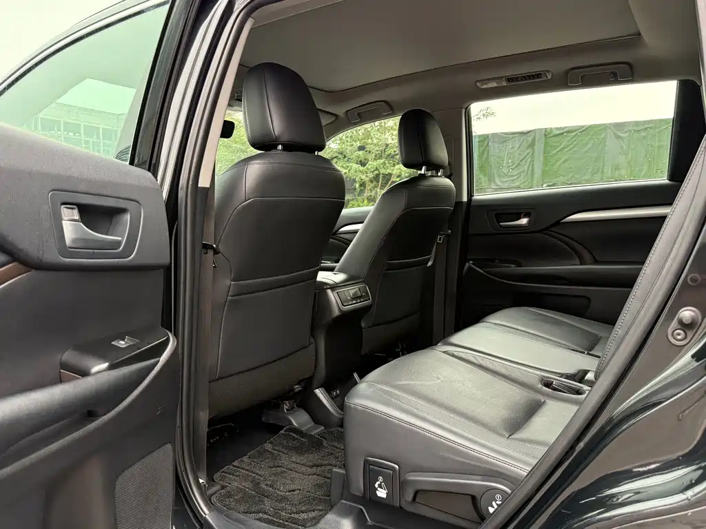 Toyota Highlander — миниатюра 14