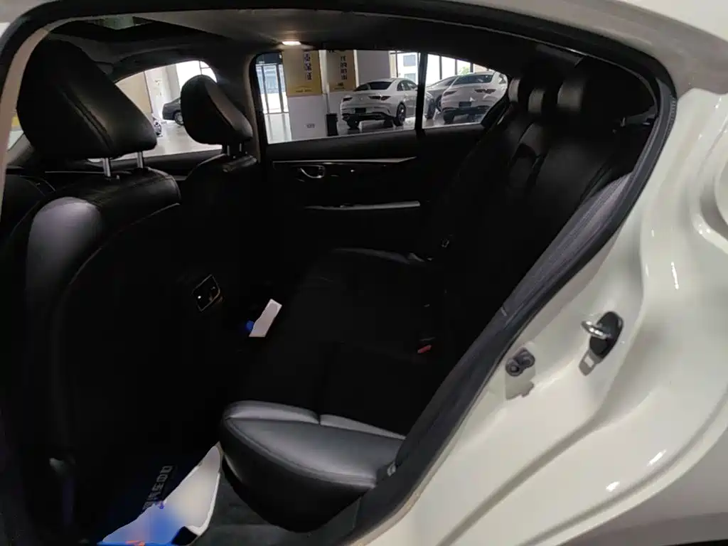 Infiniti Q50L — миниатюра 17