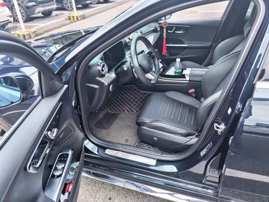 Mercedes-Benz C-Class — миниатюра 12
