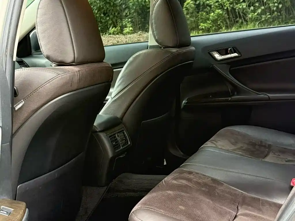 Toyota Reiz — миниатюра 6