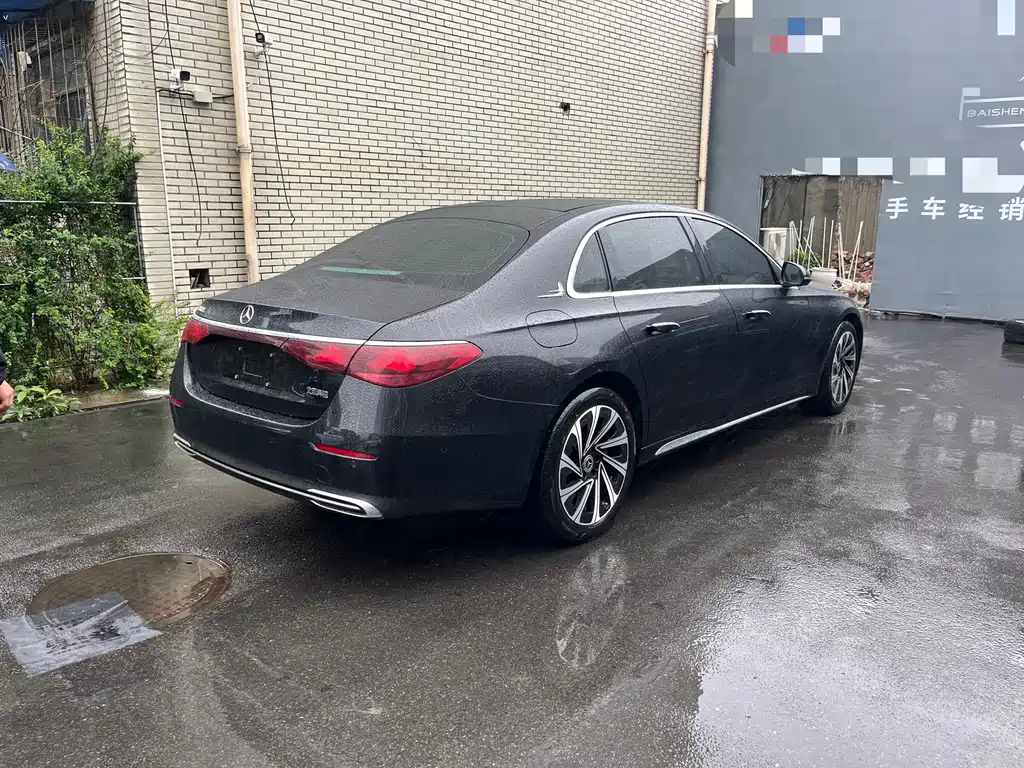Mercedes-Benz E-Class — миниатюра 9