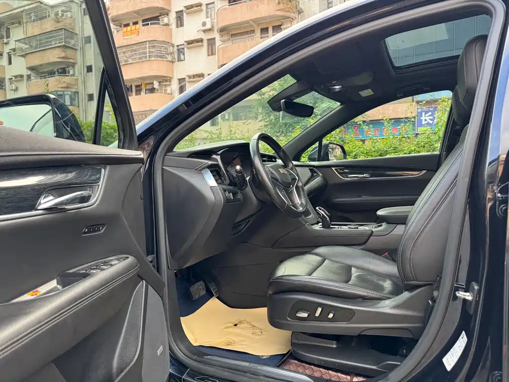 Cadillac XT5 — миниатюра 8