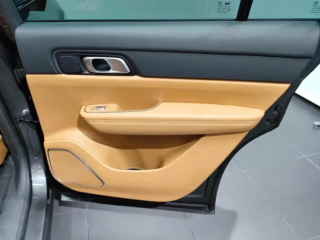 Li Auto Li ONE — миниатюра 11