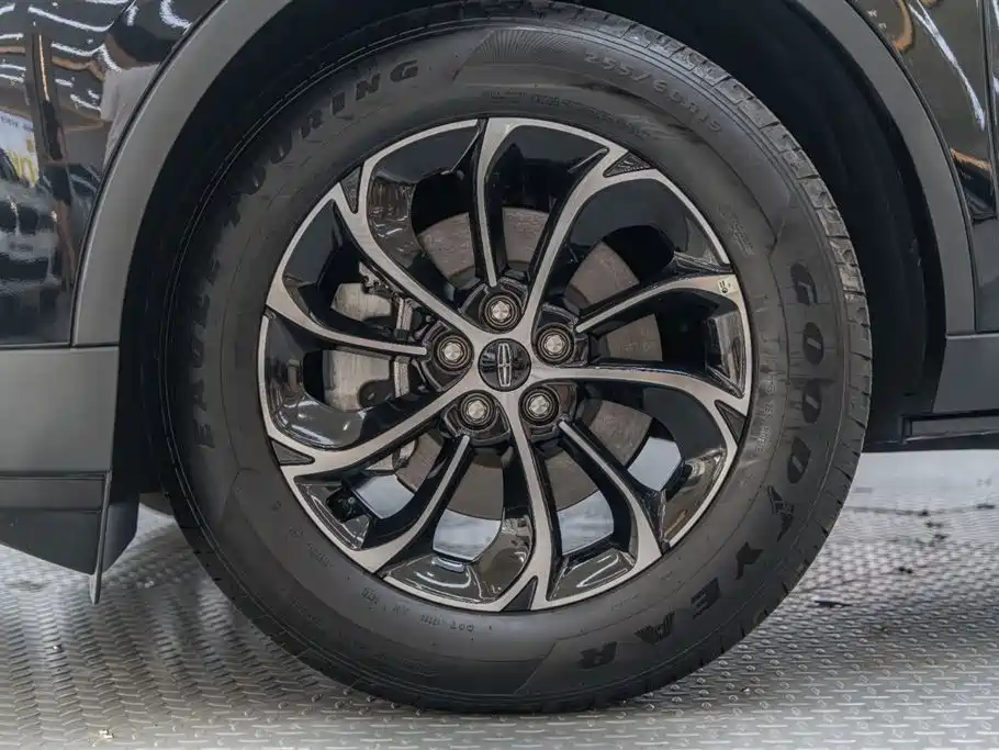 Lincoln Nautilus 2025 2.0T Premium