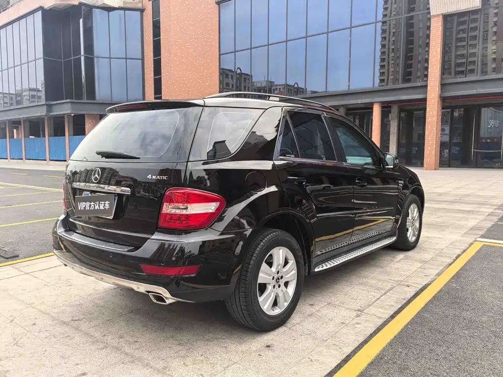 Mercedes-Benz M 2010 ML 300 4MATIC
