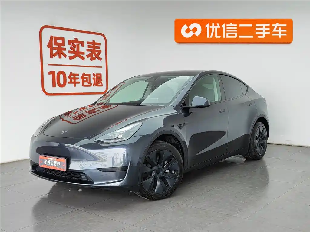 Tesla Model Y 2025