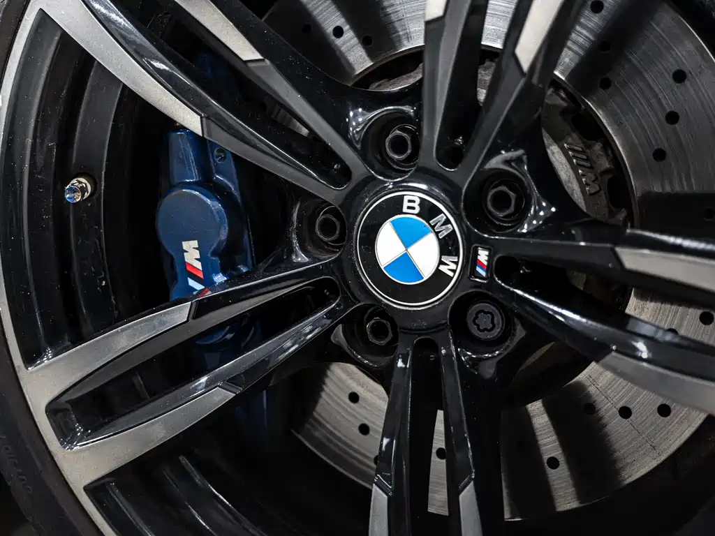 BMW M4 — миниатюра 6